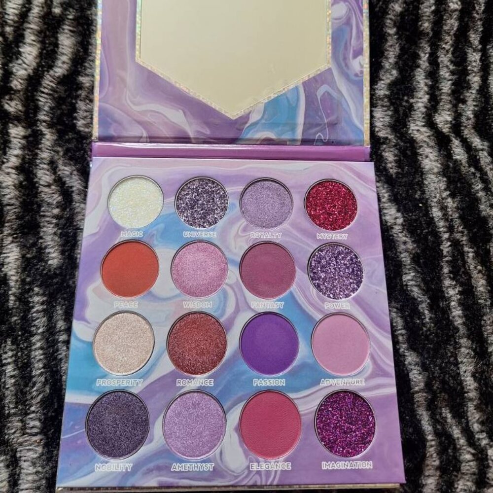 💜 Peachy Queen – “Amethyst” Eyeshadow Palette 💎